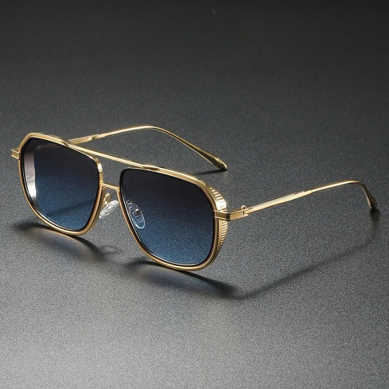 Himmelfarbene Sonnenbrille
